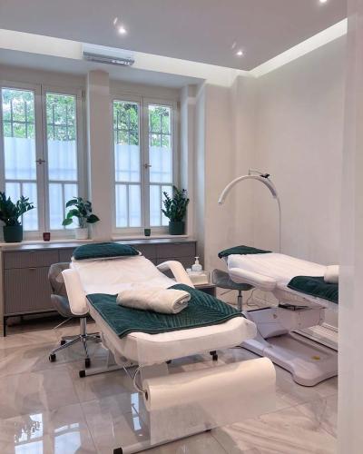 6AC27097-DA50-4DA8-BB27-9AEC3F2BD0FE